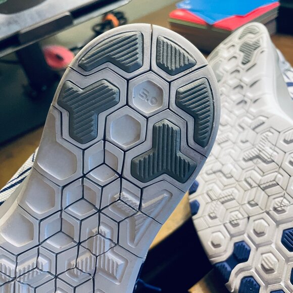 NEW Nike FREE TR Fit 5 White Purple  Womens 7.5 US 38.5 EUR White Wolf Grey - Picture 11 of 14